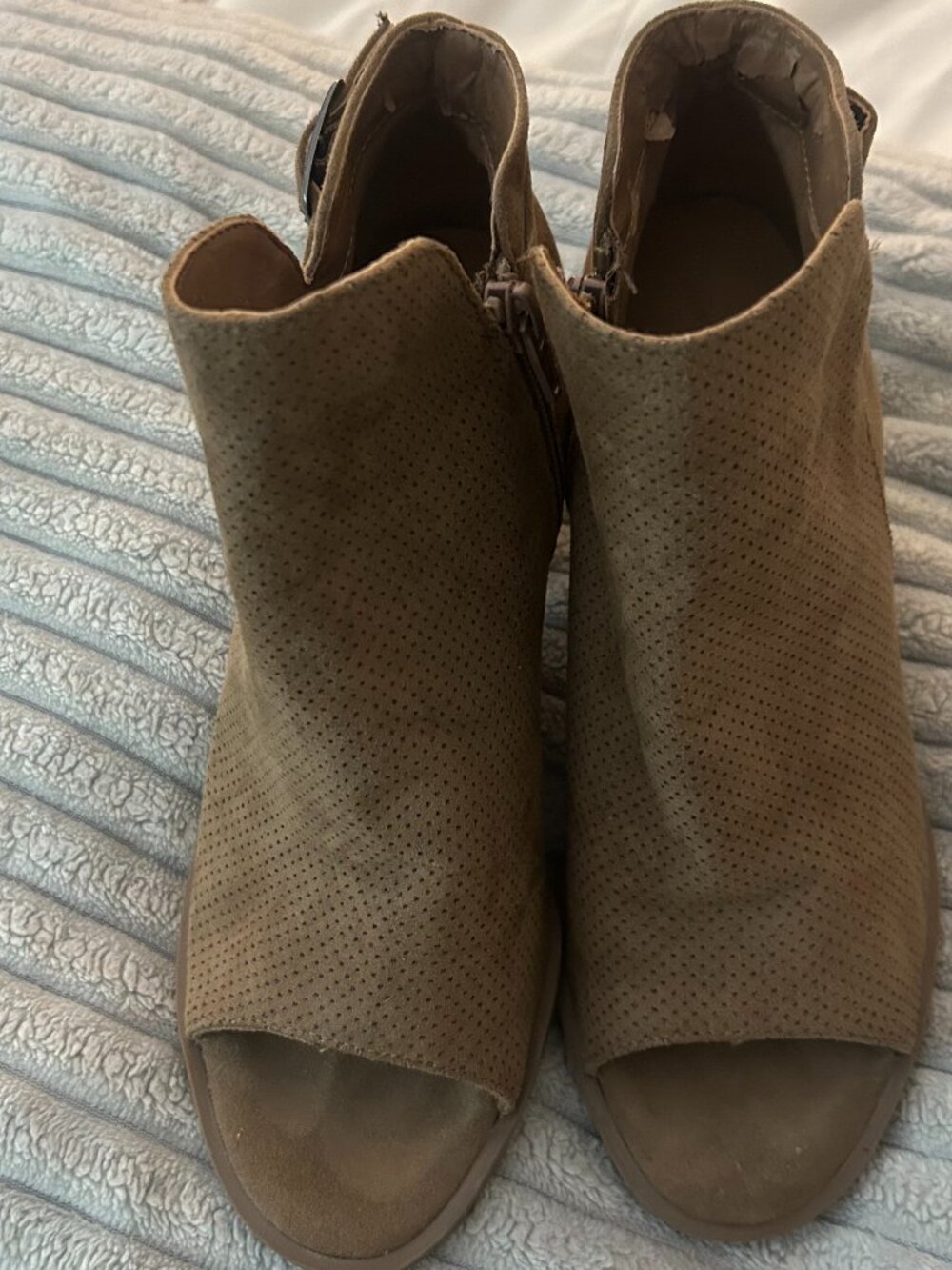 SUEDE BOOTIES